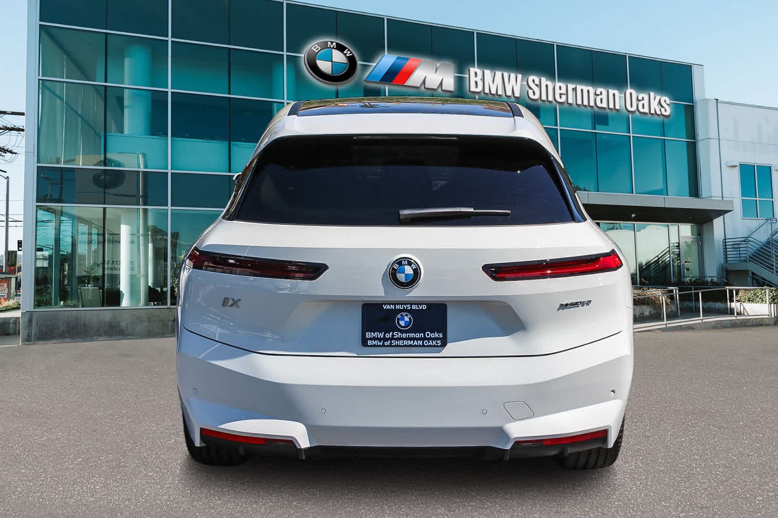 Thumbnail: 2026 BMW iX - 5