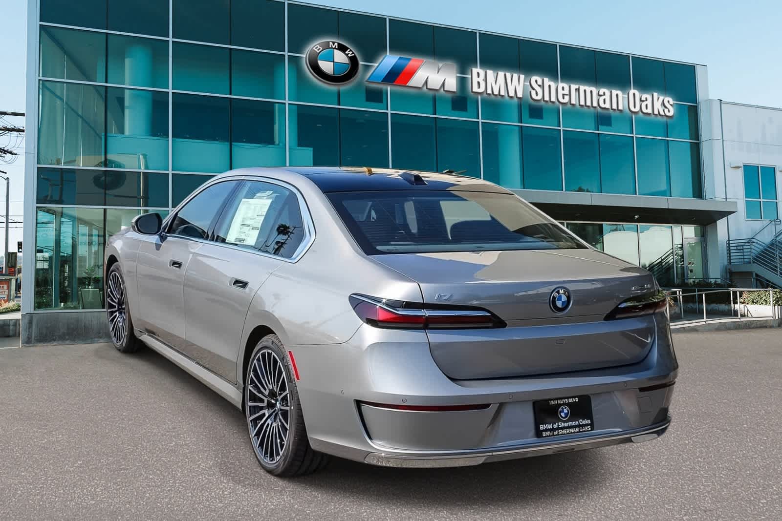 Thumbnail: 2026 BMW i7 - 6