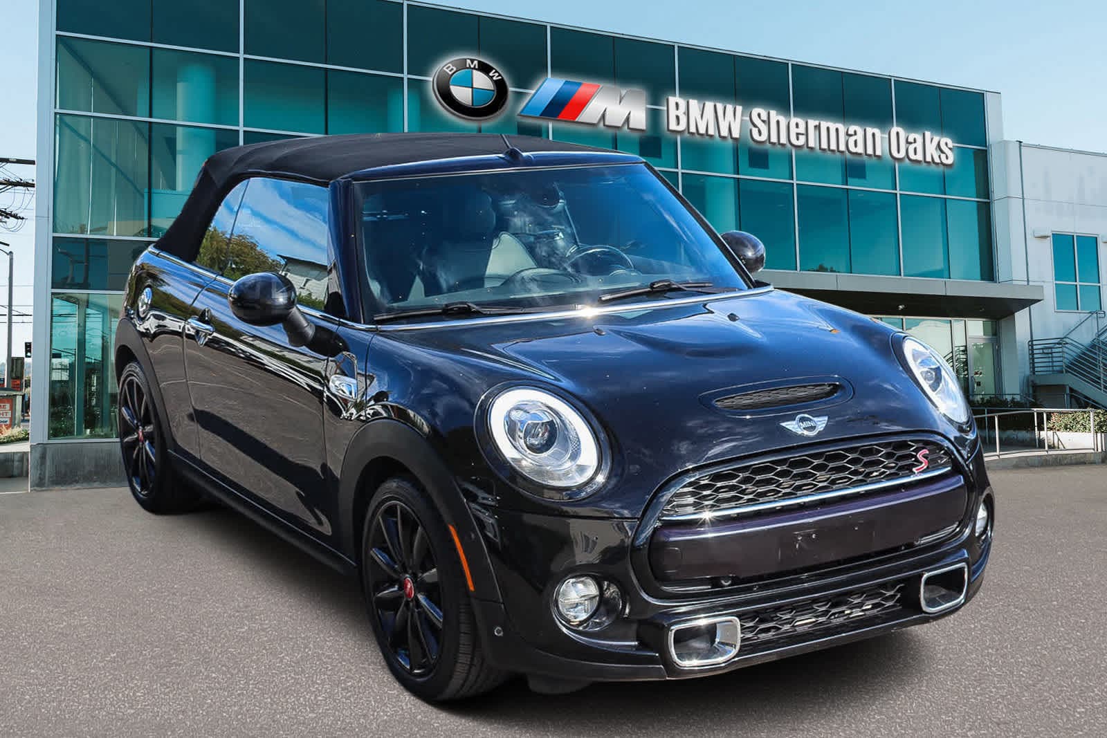 Thumbnail: 2018 MINI Cooper Convertible - 3