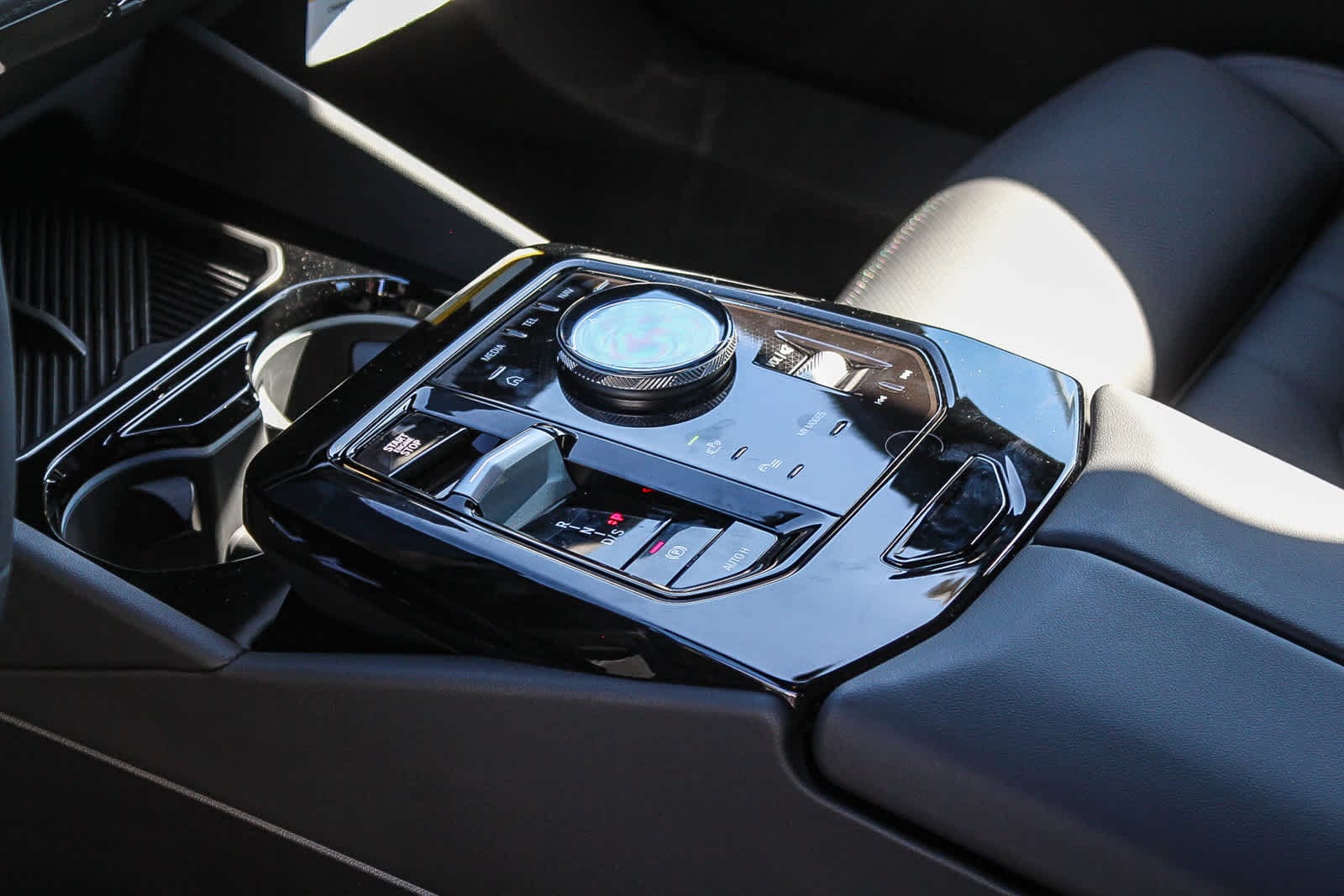 Thumbnail: 2026 BMW 5 Series - 18