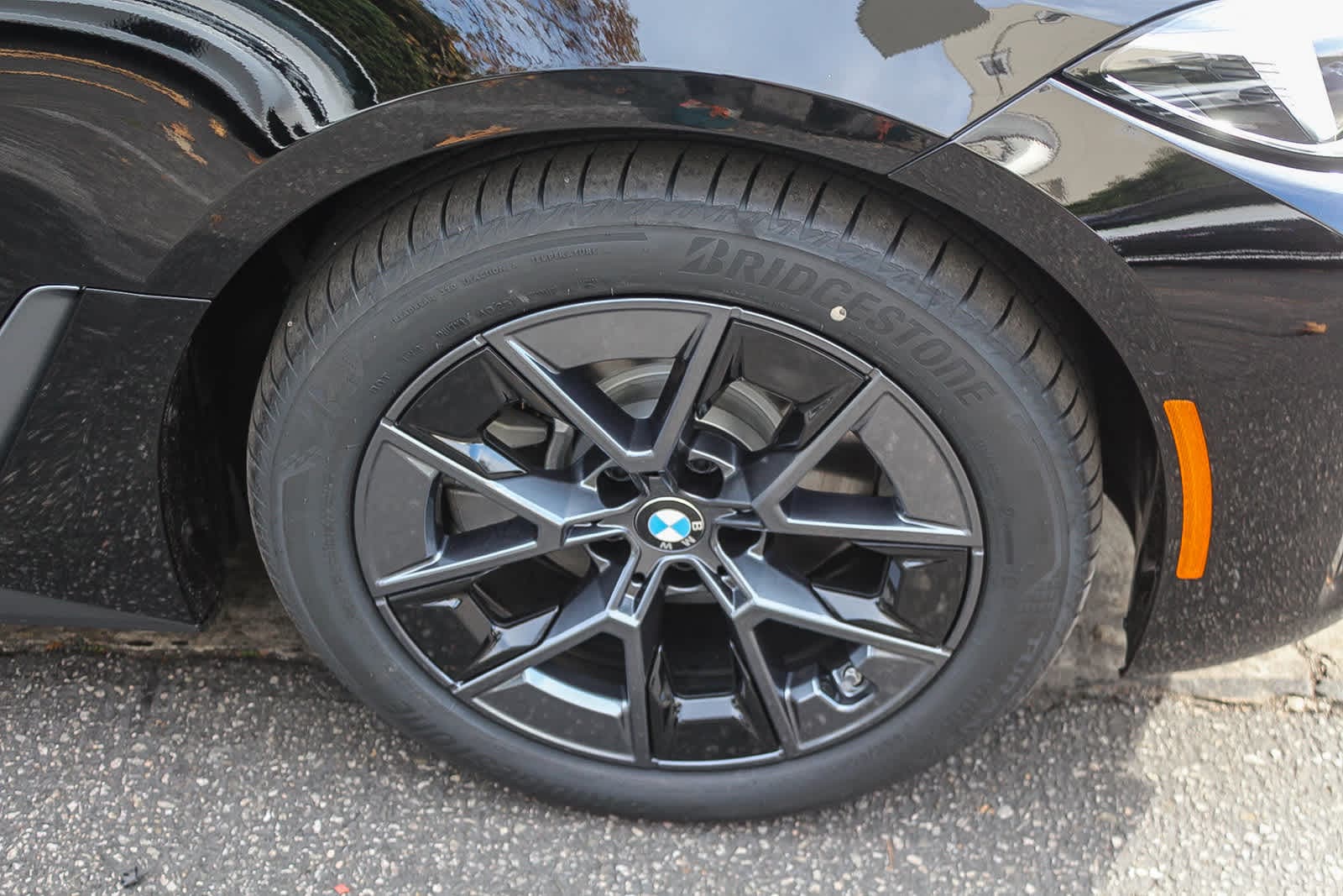 Thumbnail: 2026 BMW i4 - 9