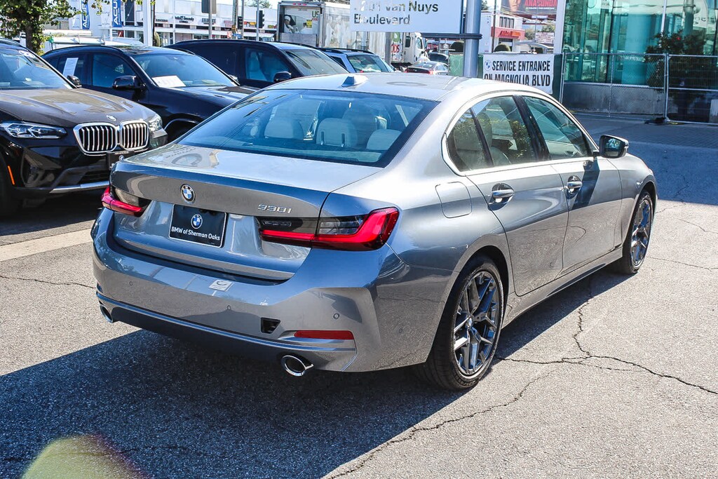 New 2026 BMW 330i Sedan