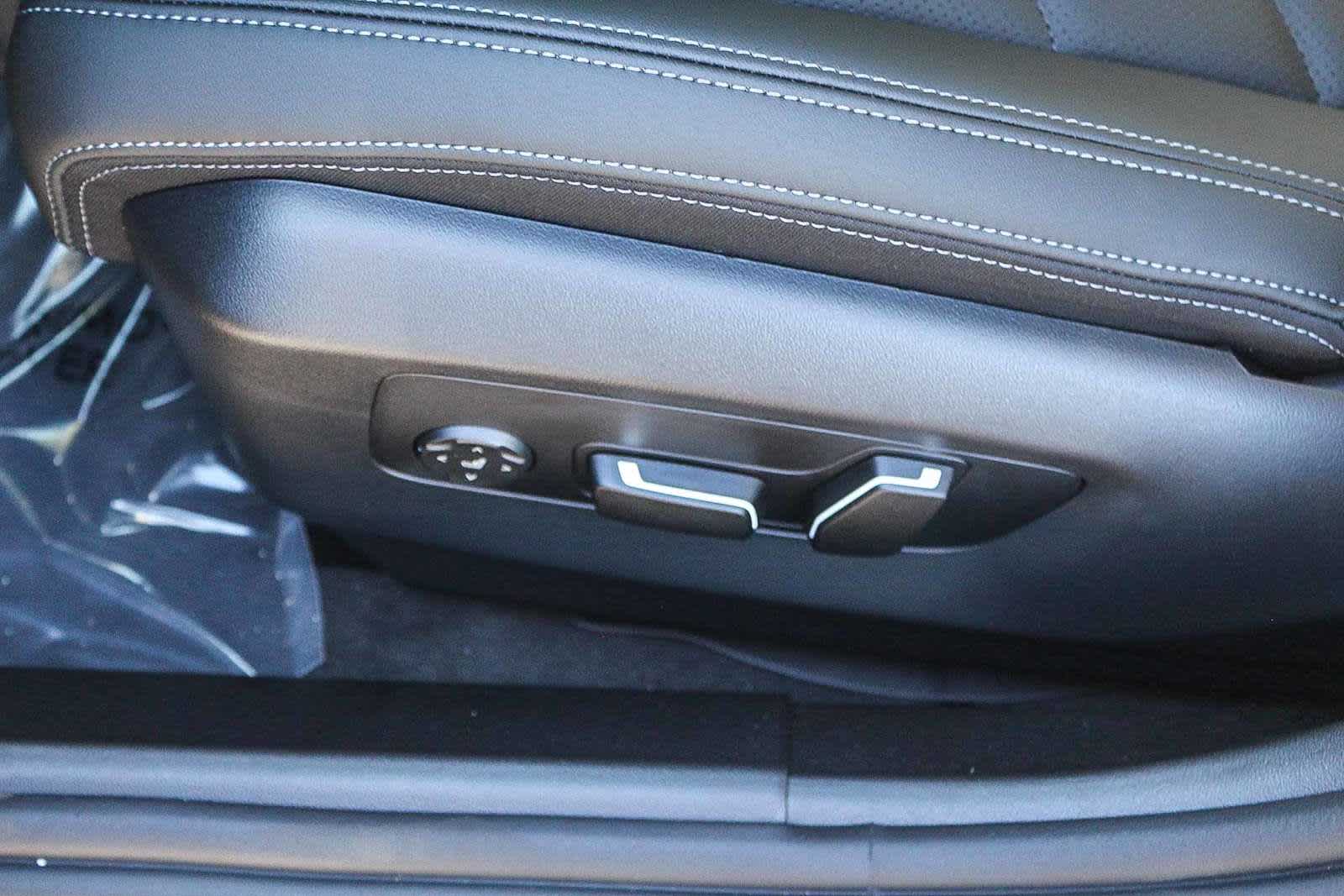 Thumbnail: 2026 BMW 5 Series - 21