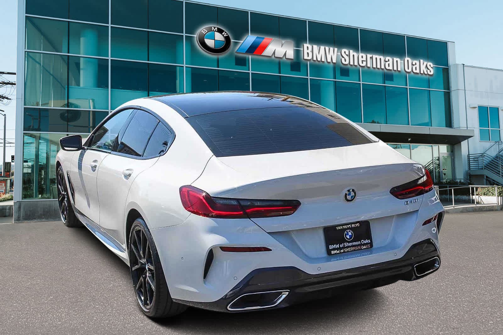 Thumbnail: 2023 BMW 8 Series - 6