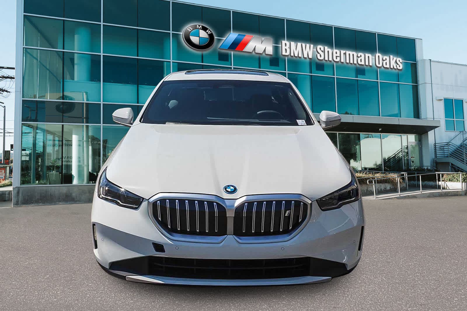 Thumbnail: 2026 BMW i5 - 2