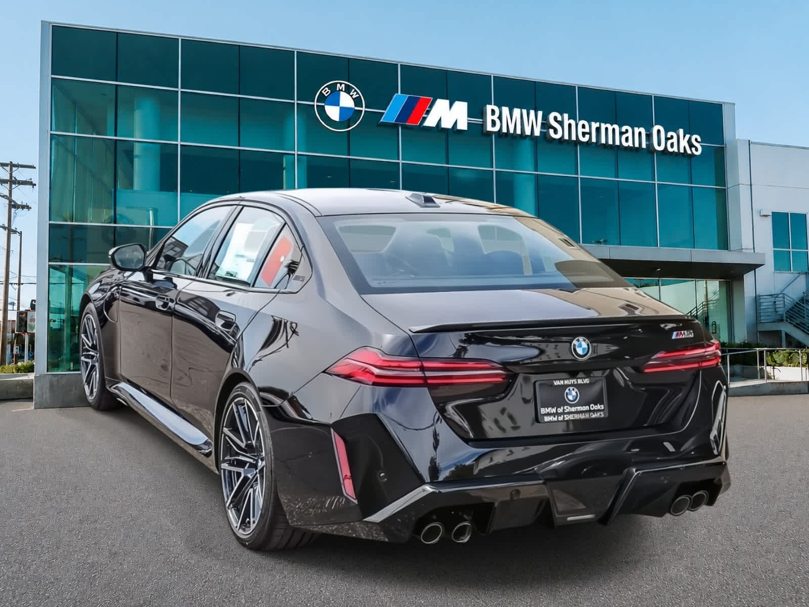 Thumbnail: 2026 BMW M5 - 6