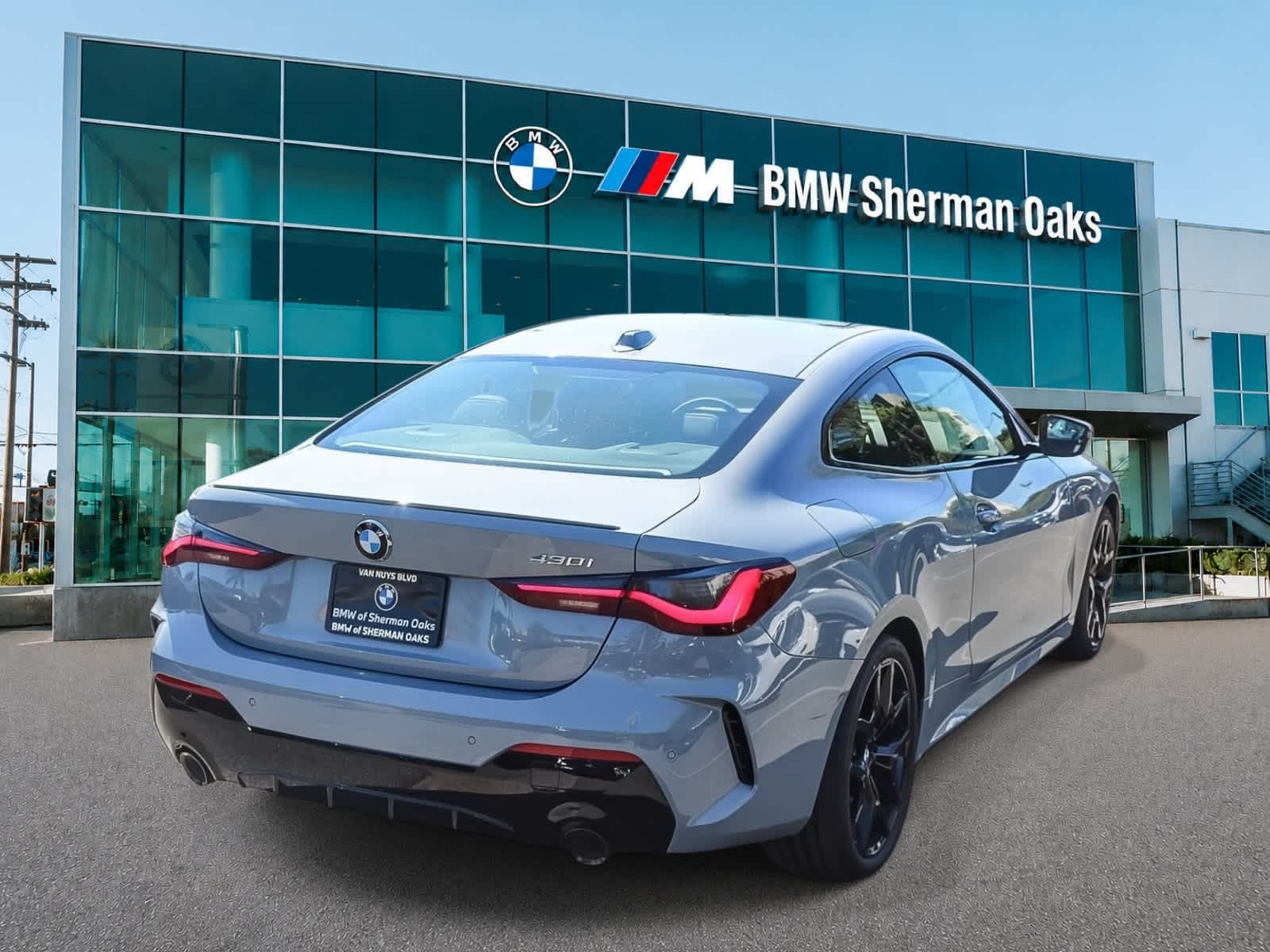 Thumbnail: 2026 BMW 4 Series - 4