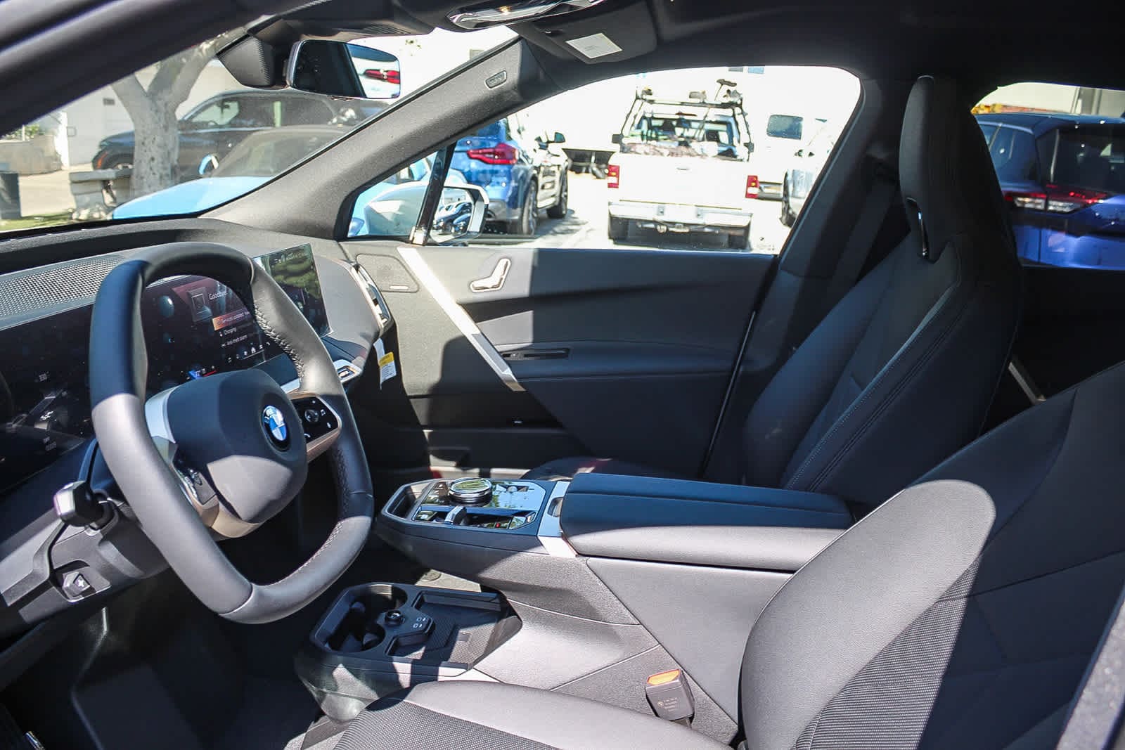 Thumbnail: 2026 BMW iX - 17