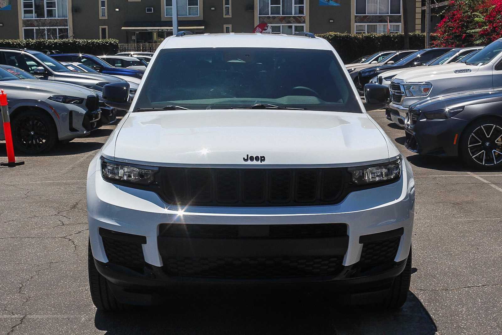 Thumbnail: 2023 Jeep Grand Cherokee - 2