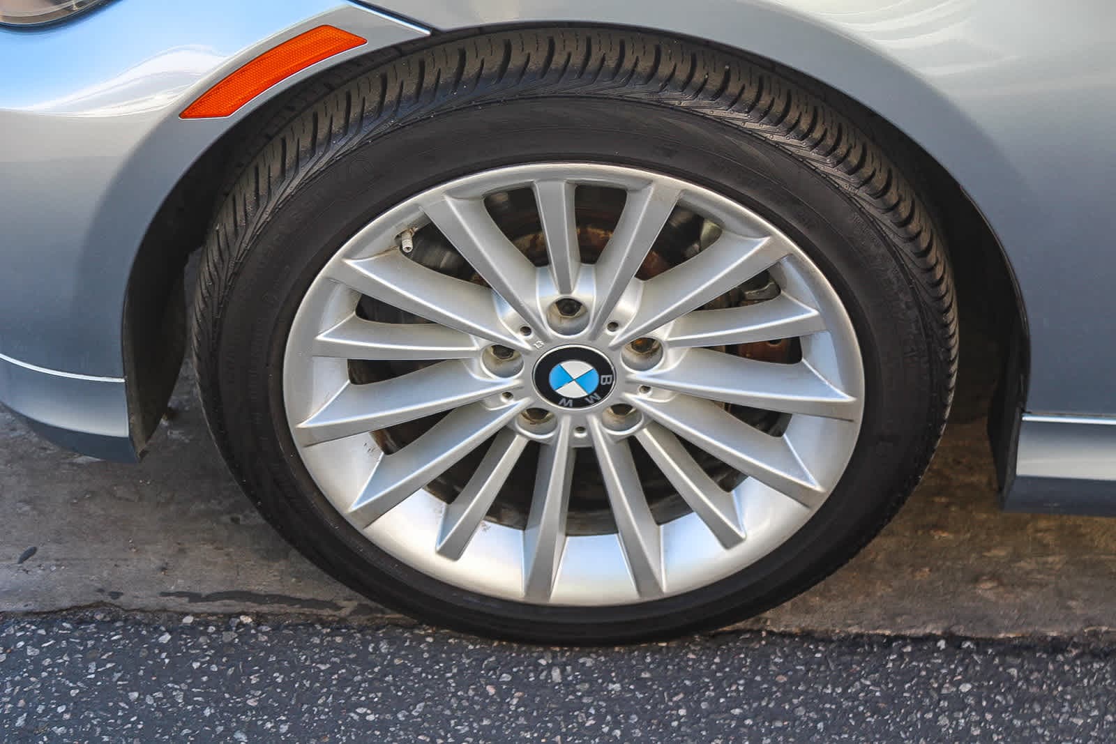 Thumbnail: 2011 BMW 3 Series - 9