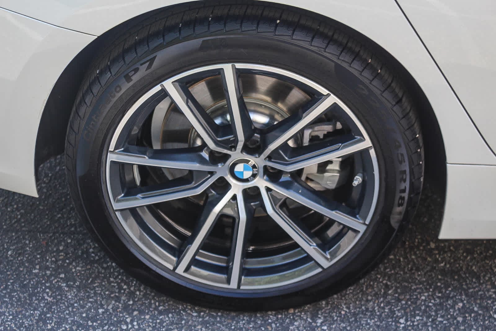 2020 BMW 330i photo 3