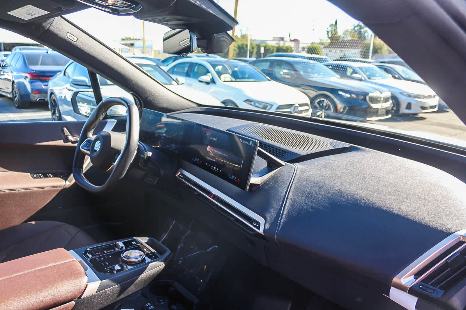 Thumbnail: 2026 BMW iX - 16