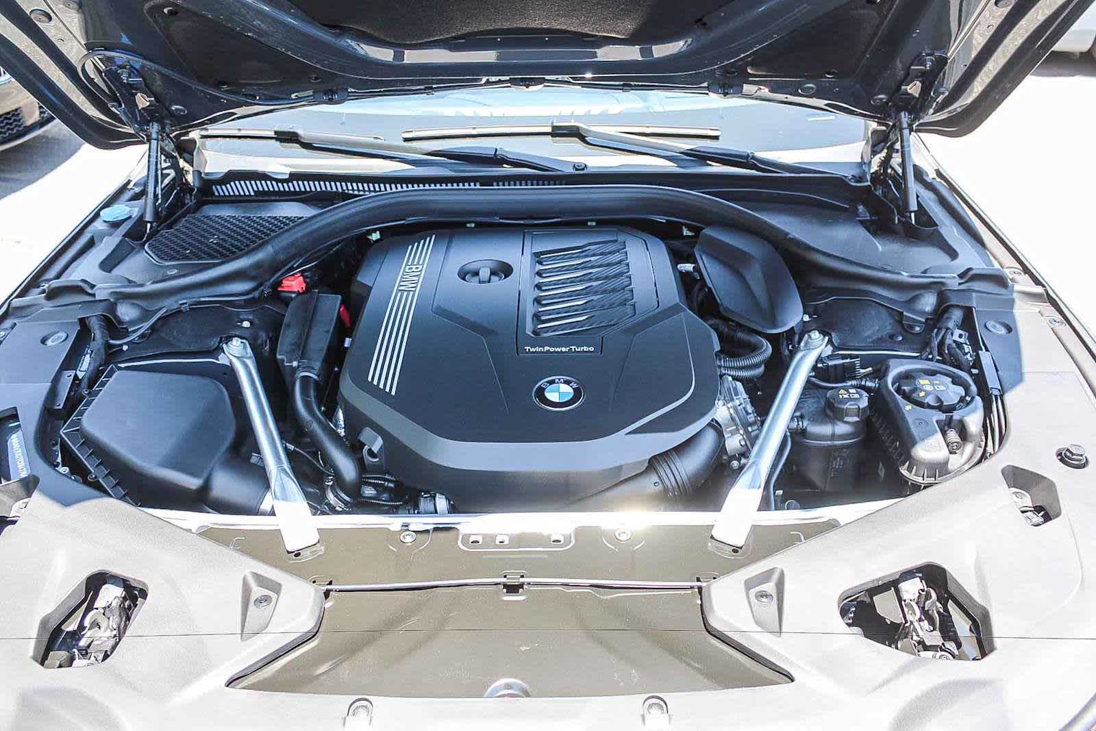 Thumbnail: 2026 BMW 8 Series - 26