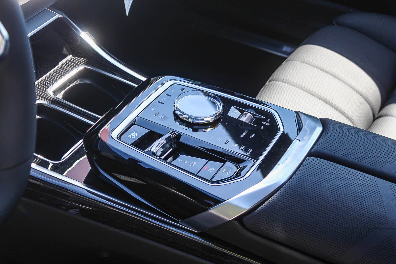 Thumbnail: 2026 BMW i7 - 18