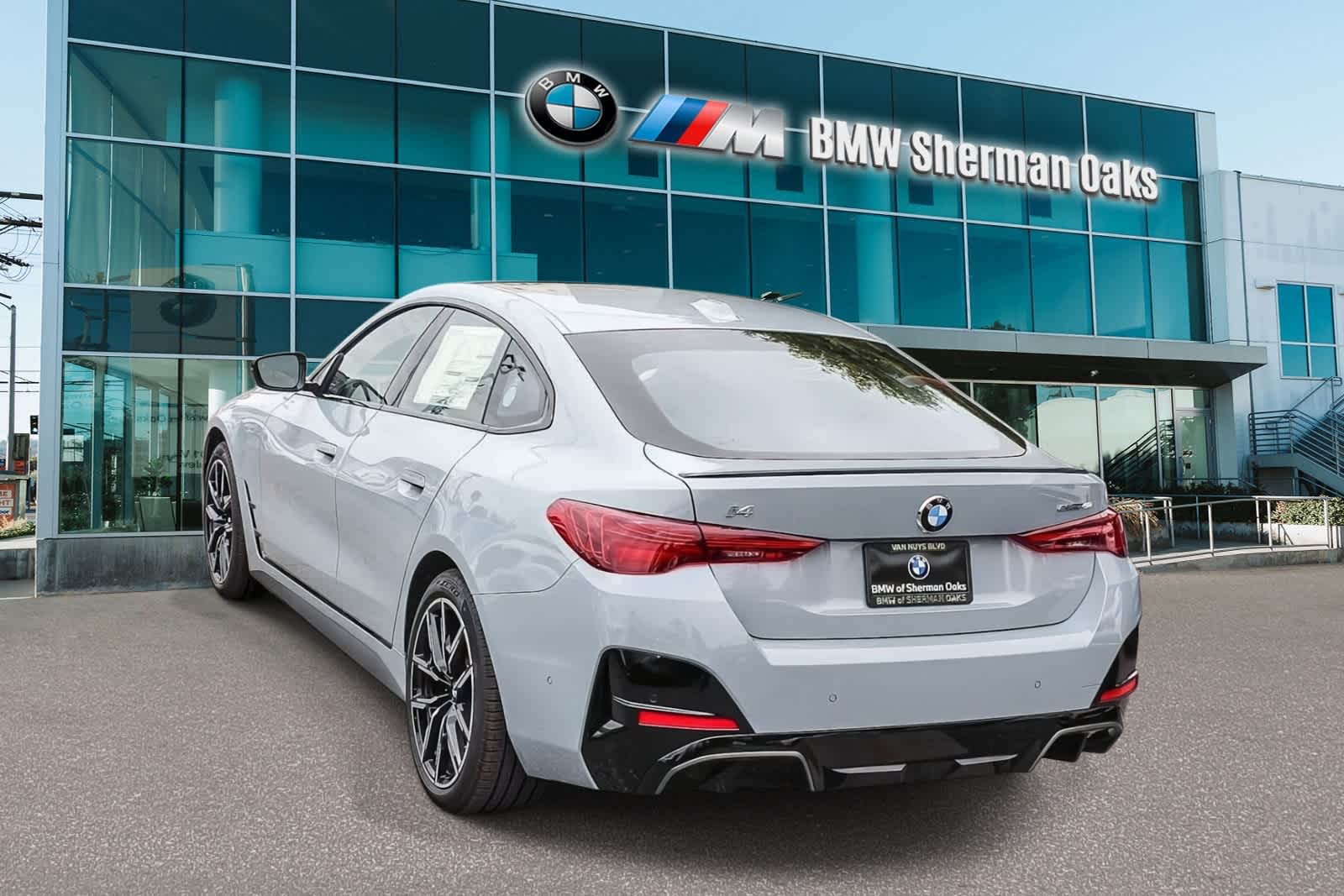 Thumbnail: 2026 BMW i4 - 6