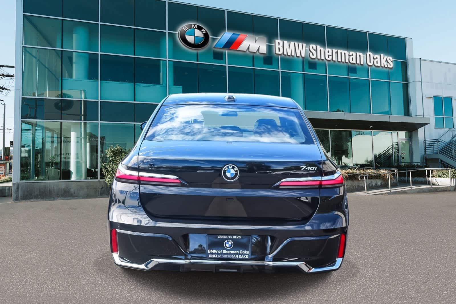 2026 BMW 740i photo 4