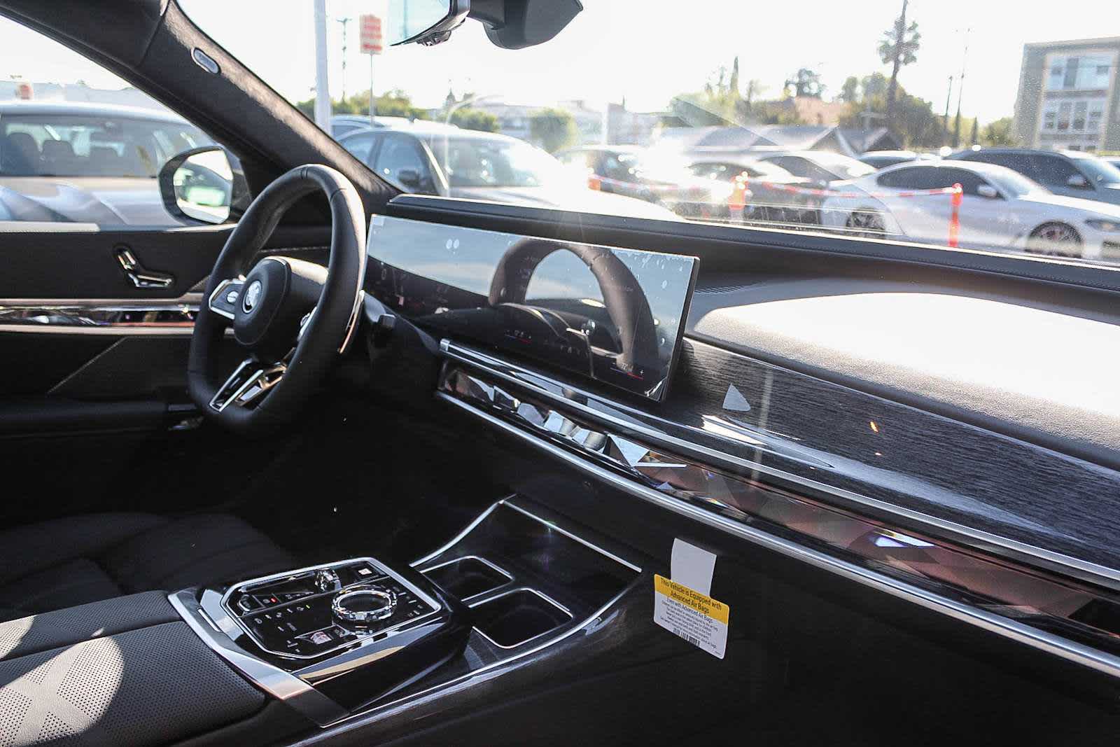 2026 BMW 7 Series 750e - Photo 16