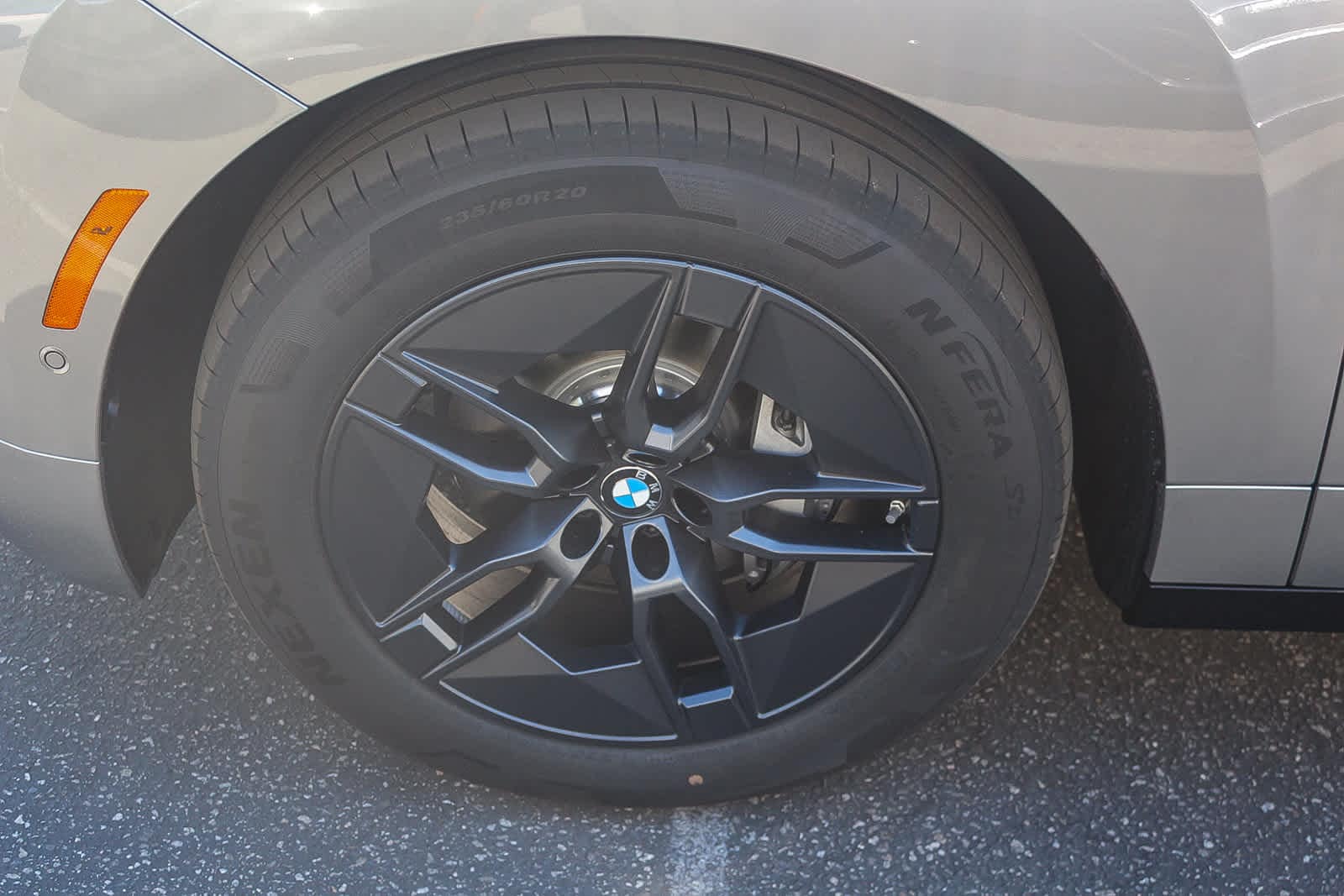 Thumbnail: 2026 BMW iX - 9