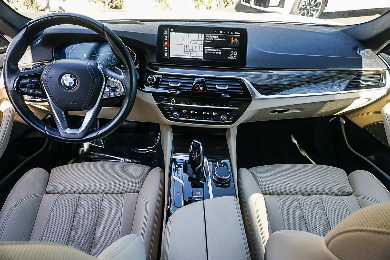 Thumbnail: 2023 BMW 5 Series - 13