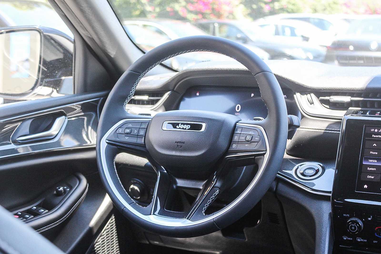 Thumbnail: 2023 Jeep Grand Cherokee - 15