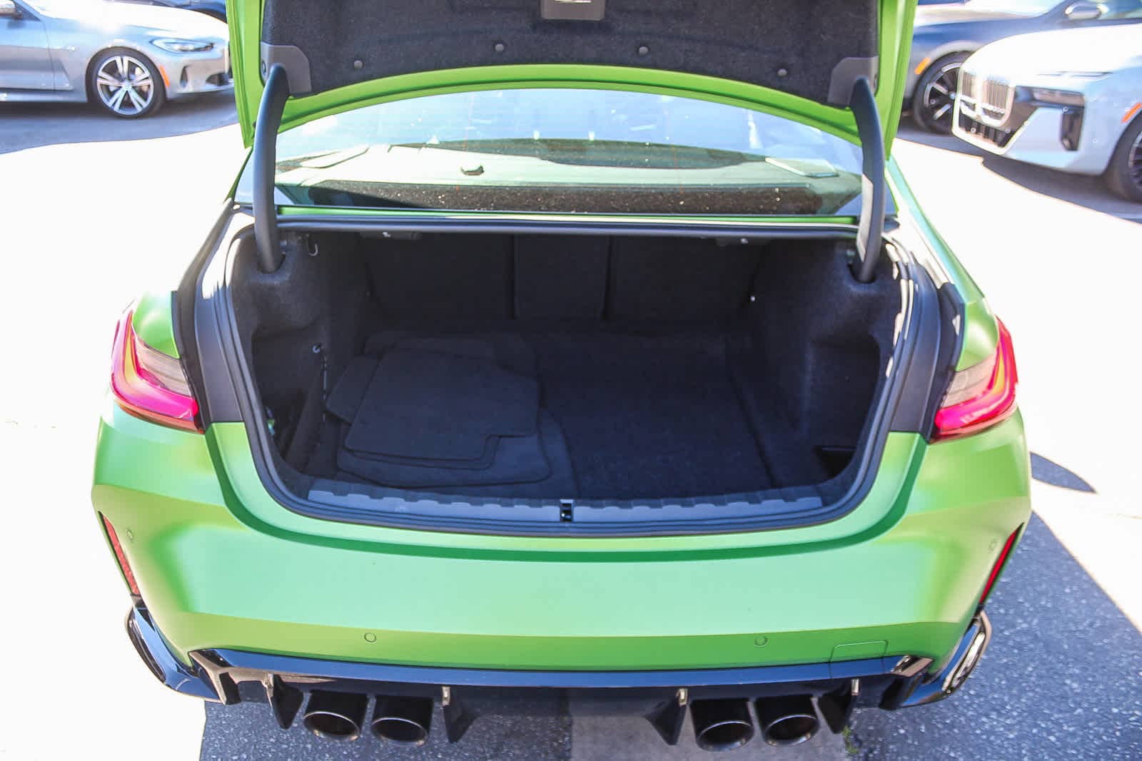 Thumbnail: 2025 BMW M3 - 25