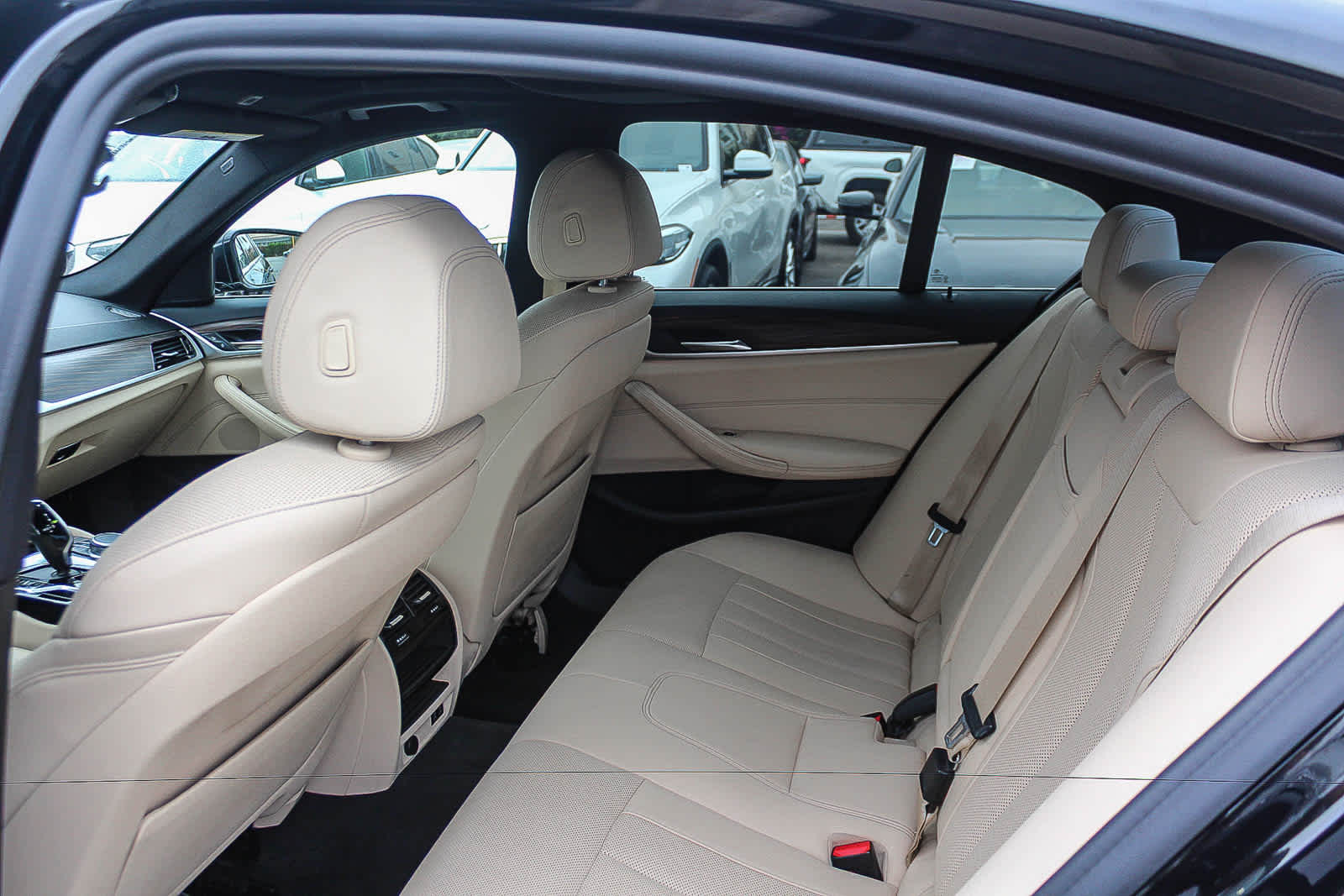 Thumbnail: 2021 BMW 5 Series - 17