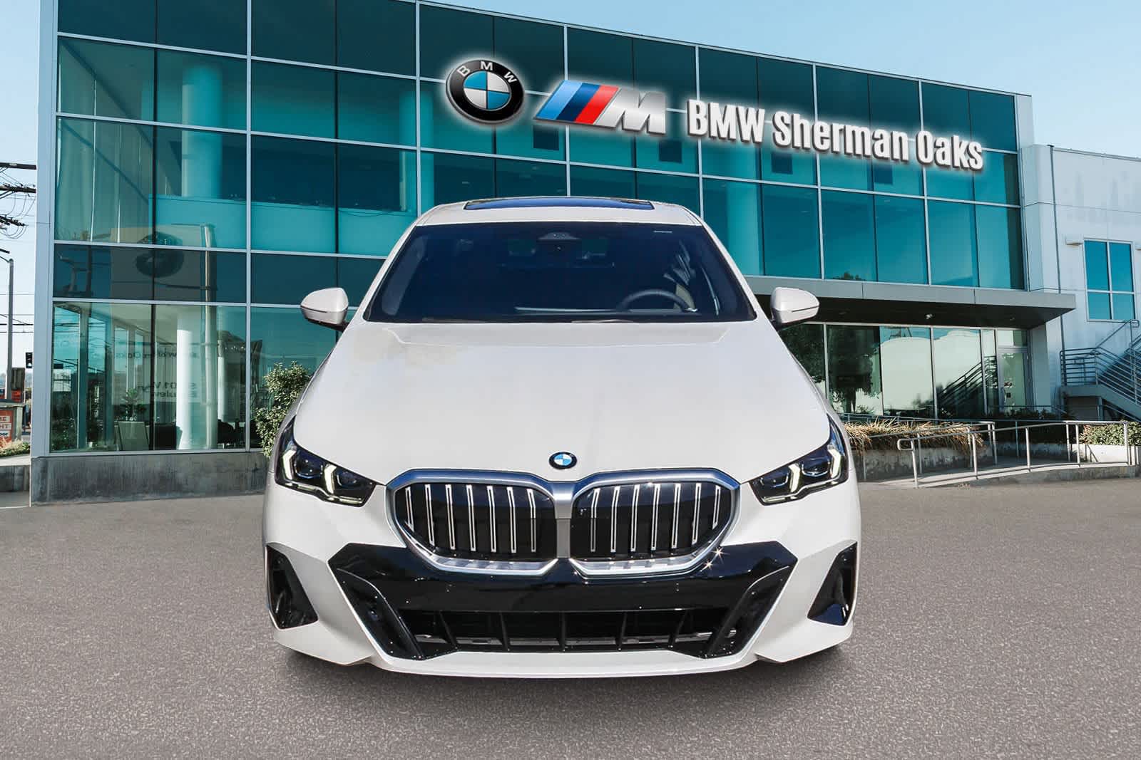 Thumbnail: 2026 BMW 5 Series - 3