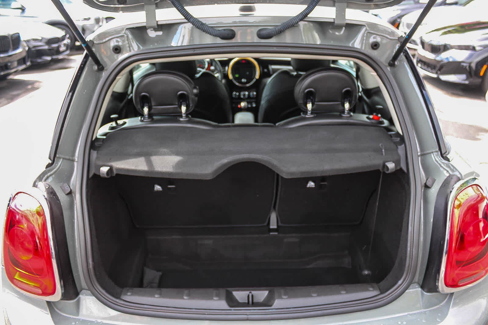 Thumbnail: 2019 MINI Cooper Hardtop - 24