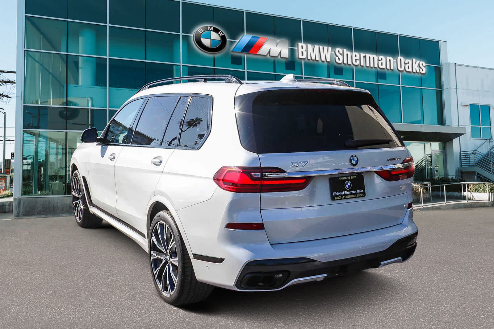 Thumbnail: 2019 BMW X7 - 12