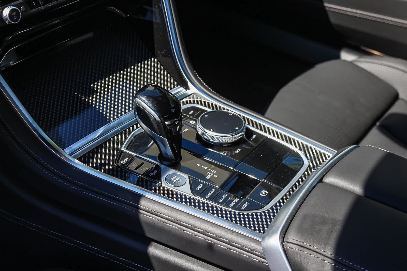 Thumbnail: 2026 BMW 8 Series - 19