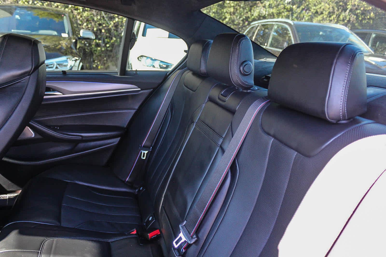 Thumbnail: 2023 BMW M5 - 18