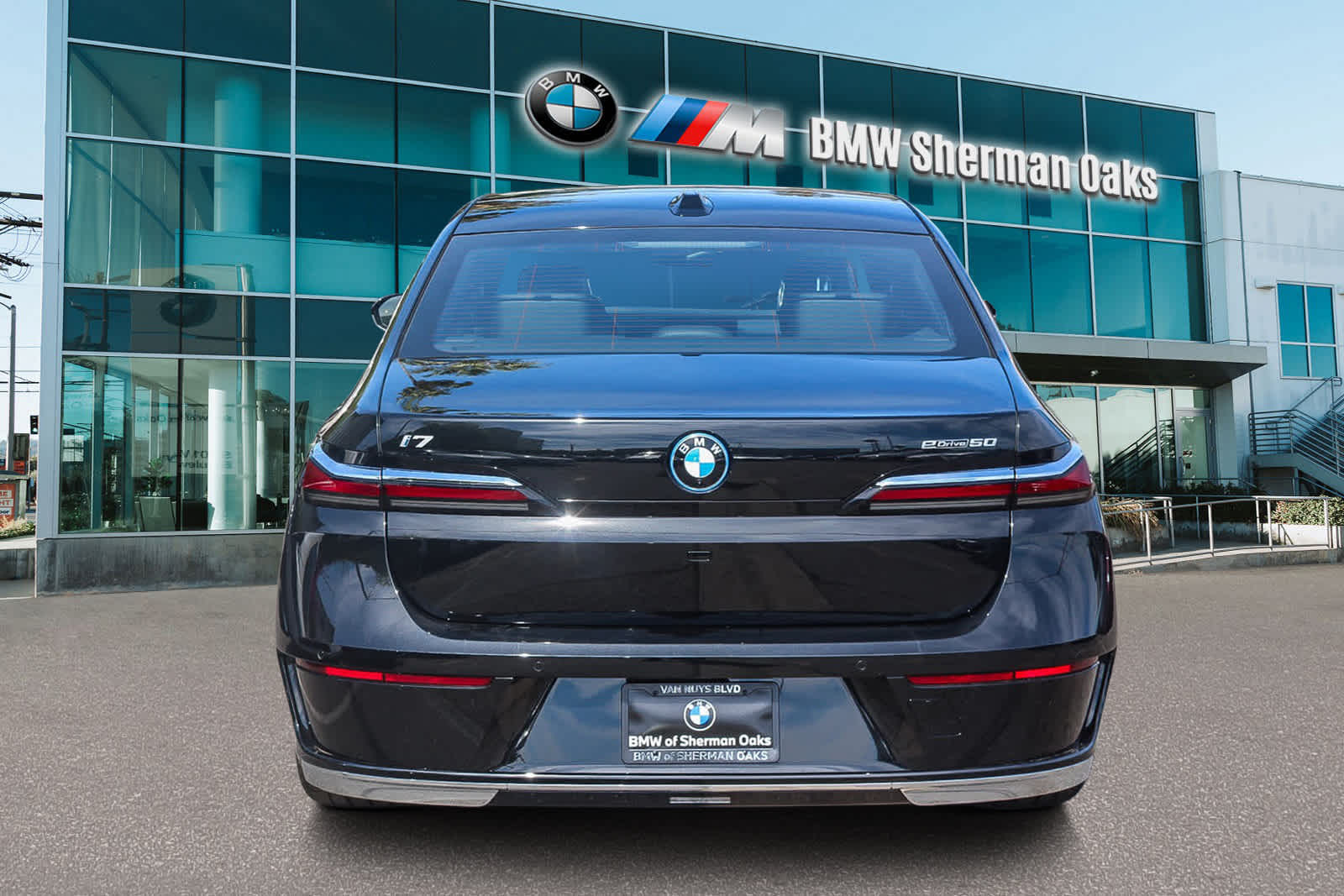 Thumbnail: 2026 BMW i7 - 5