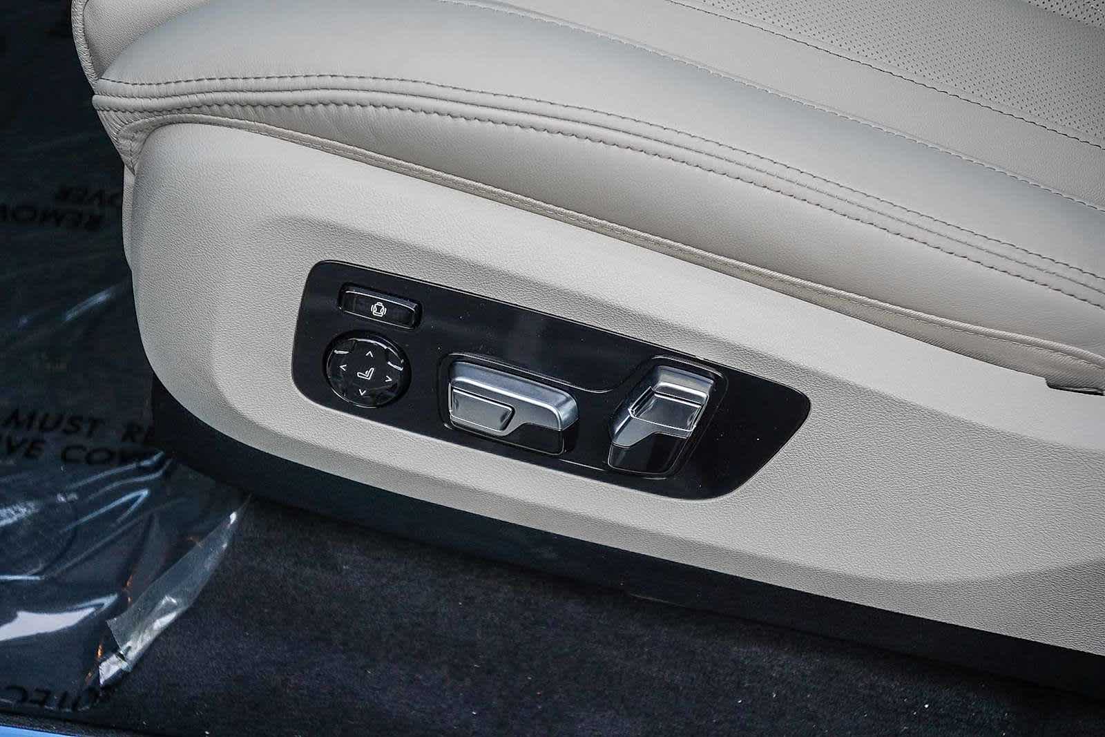Thumbnail: 2026 BMW X7 - 24