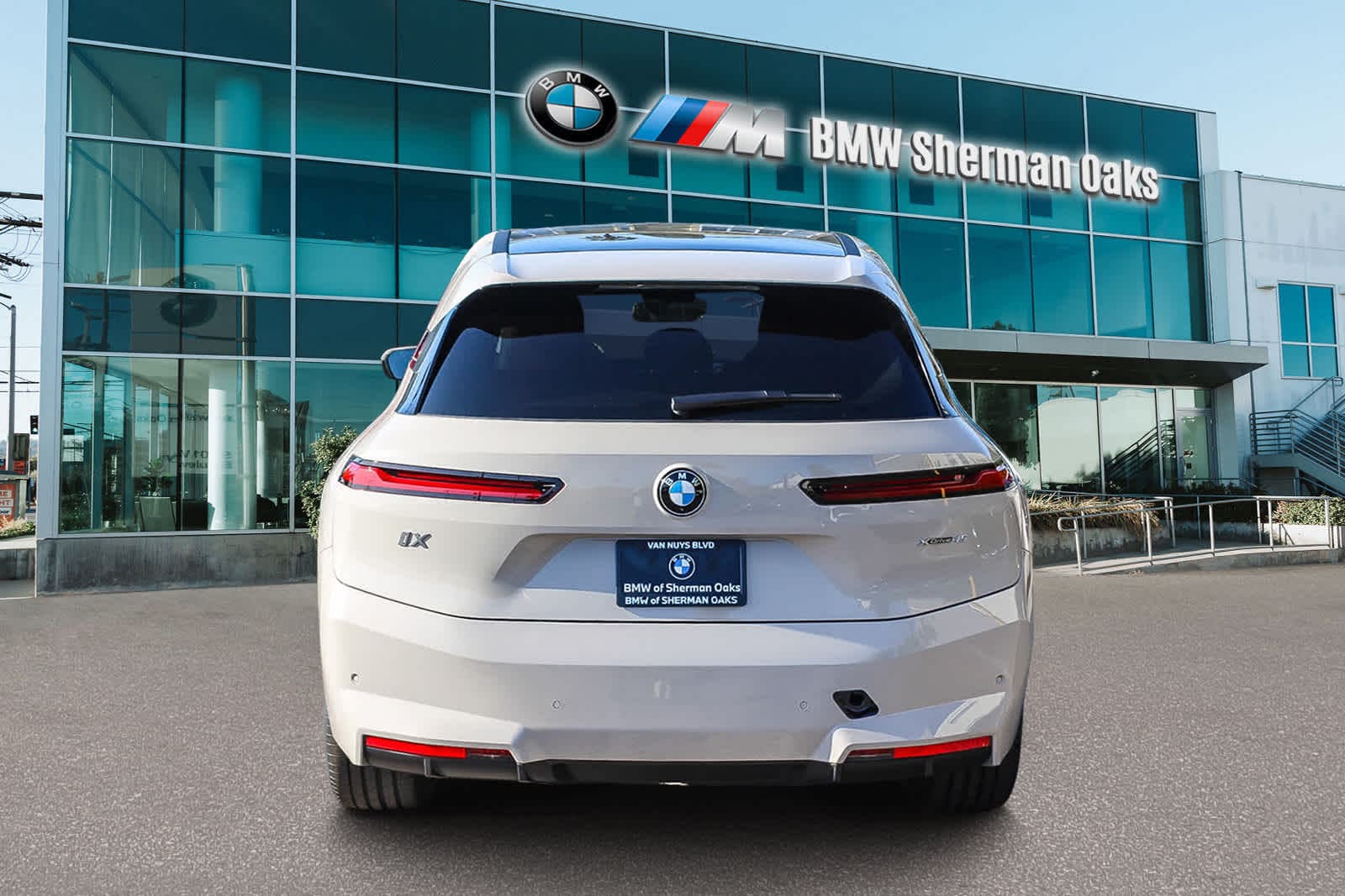 Thumbnail: 2026 BMW iX - 5
