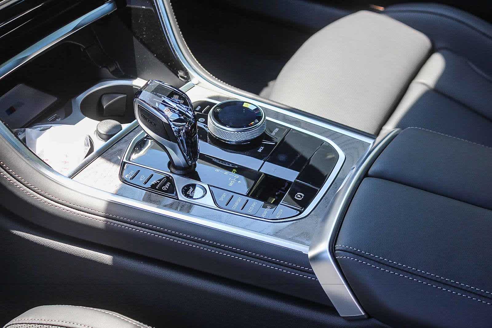 Thumbnail: 2026 BMW 8 Series - 18