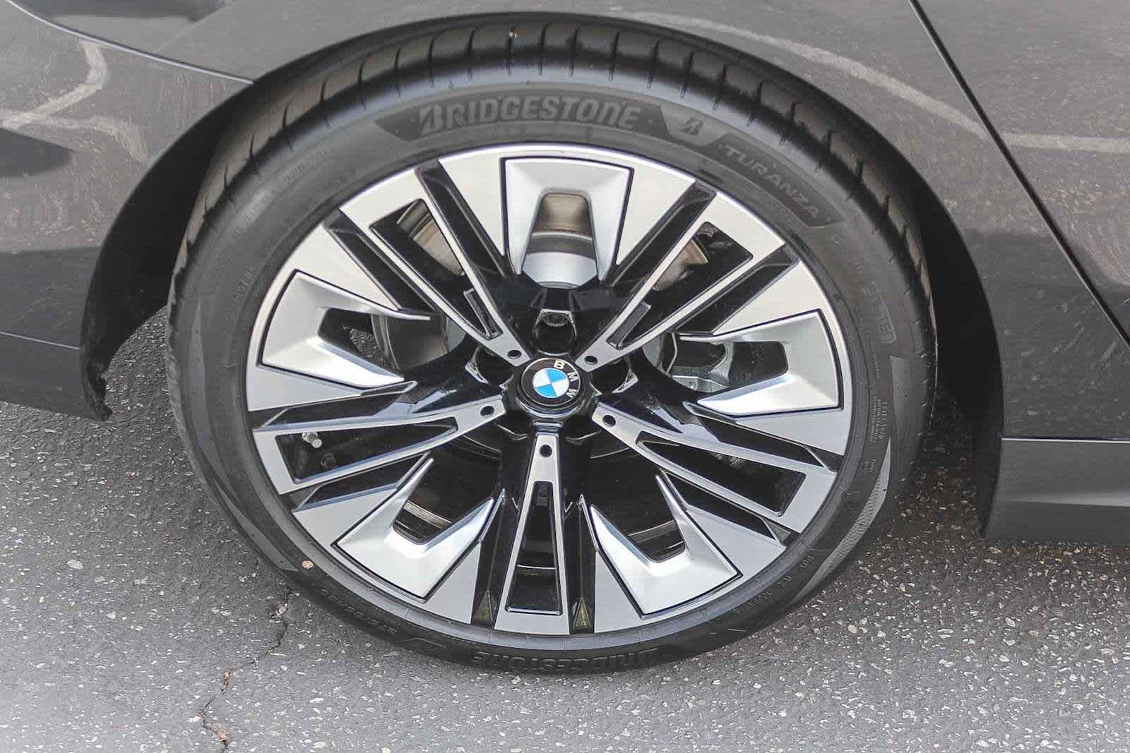 Thumbnail: 2026 BMW 5 Series - 8