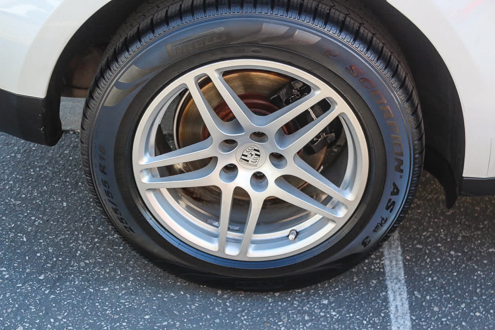 Thumbnail: 2020 Porsche Macan - 8