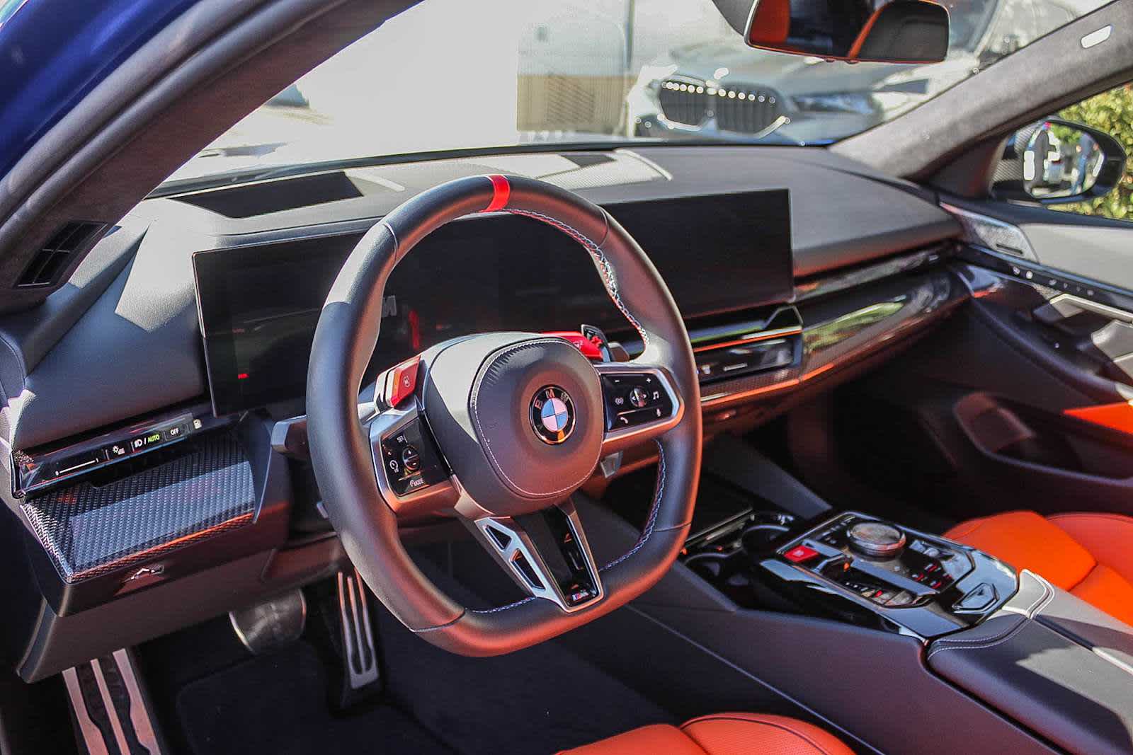 Thumbnail: 2025 BMW M5 - 25