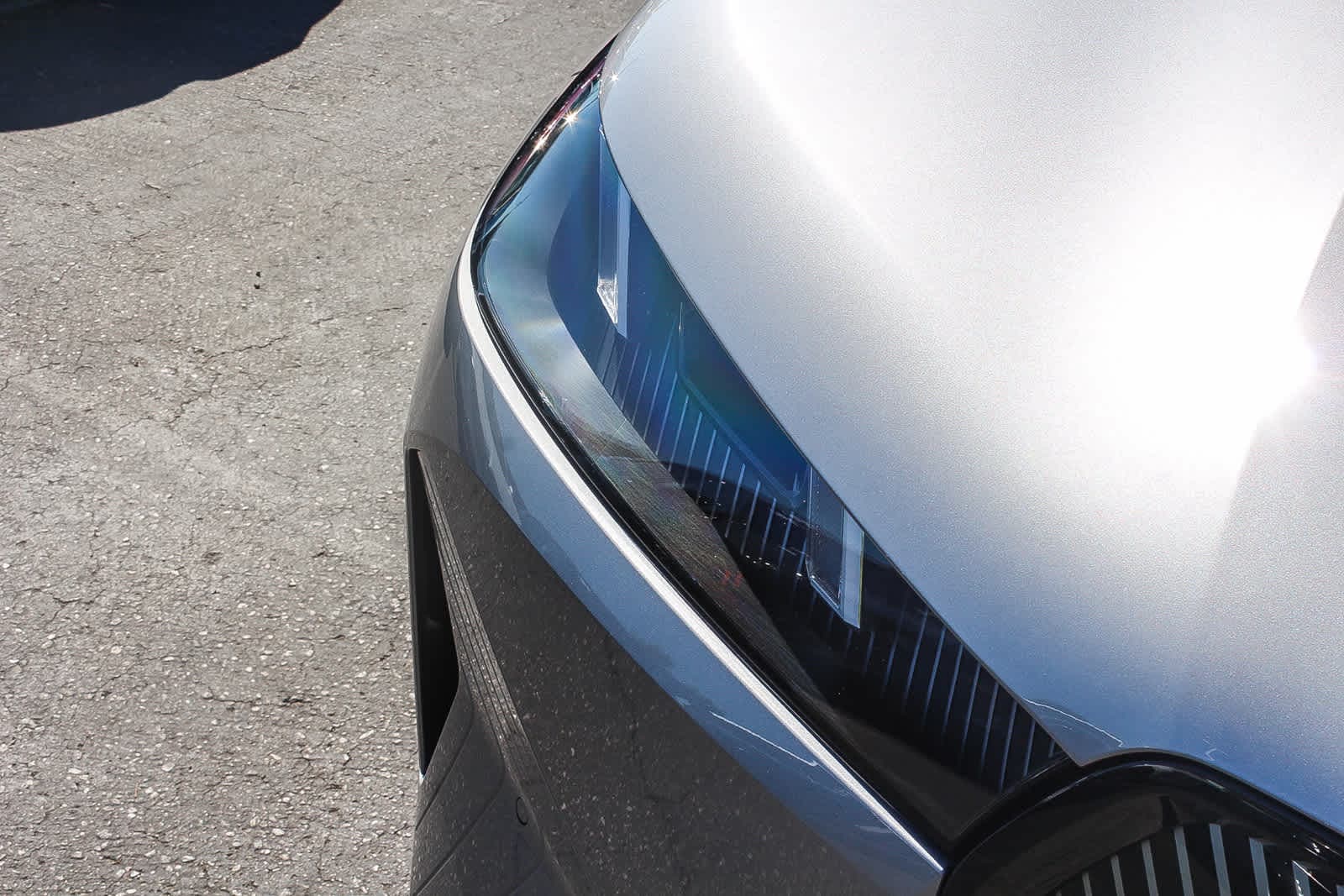 Thumbnail: 2026 BMW iX - 10