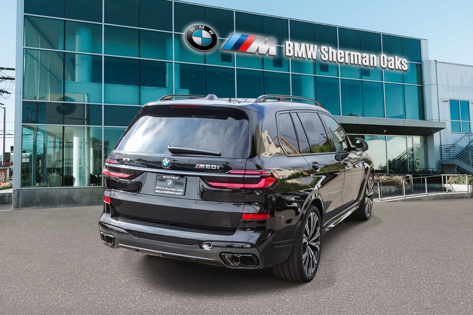 Thumbnail: 2027 BMW X7 - 4