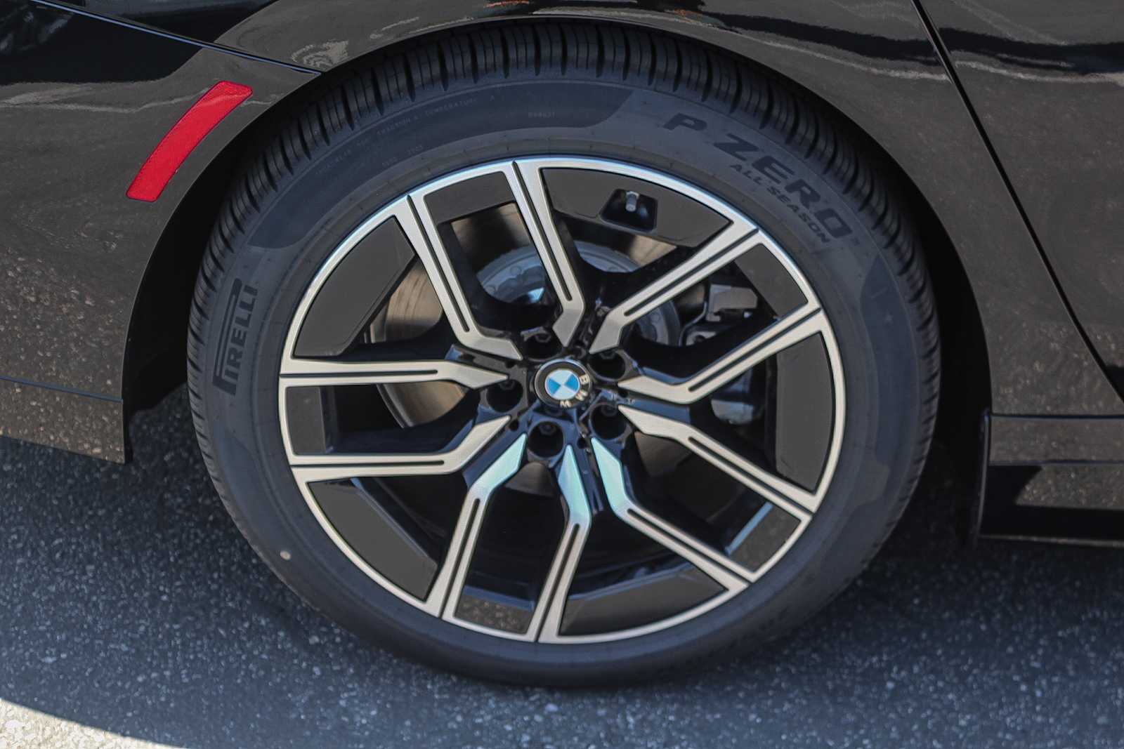 Thumbnail: 2026 BMW i7 - 8