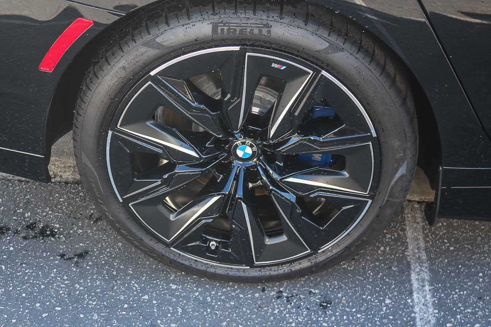 2026 BMW 7 Series 750e - Photo 8