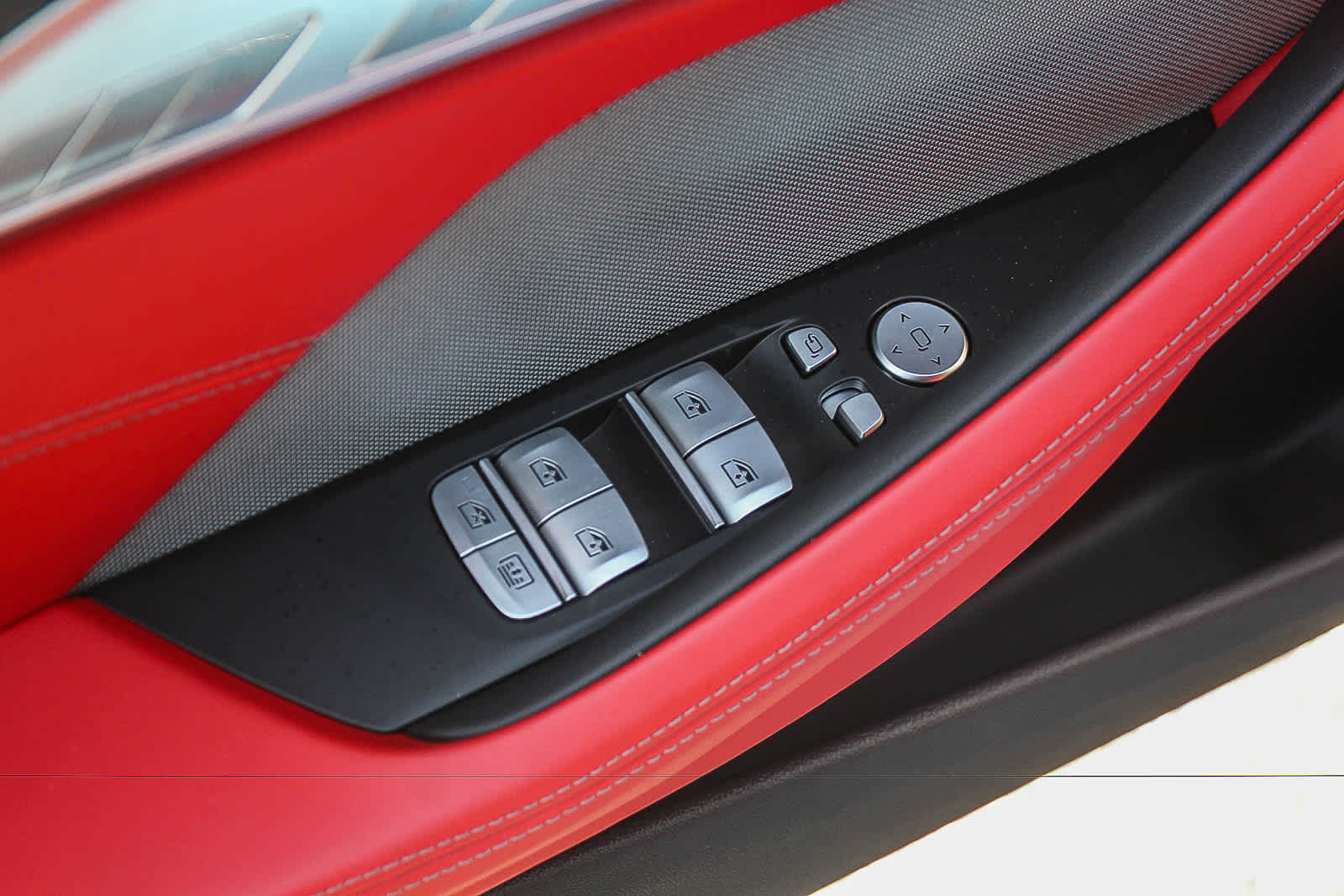 Thumbnail: 2026 BMW 8 Series - 18