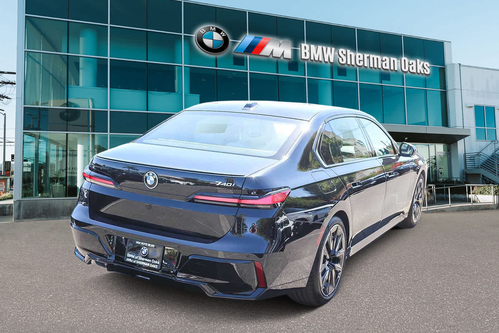 Thumbnail: 2026 BMW 7 Series - 4