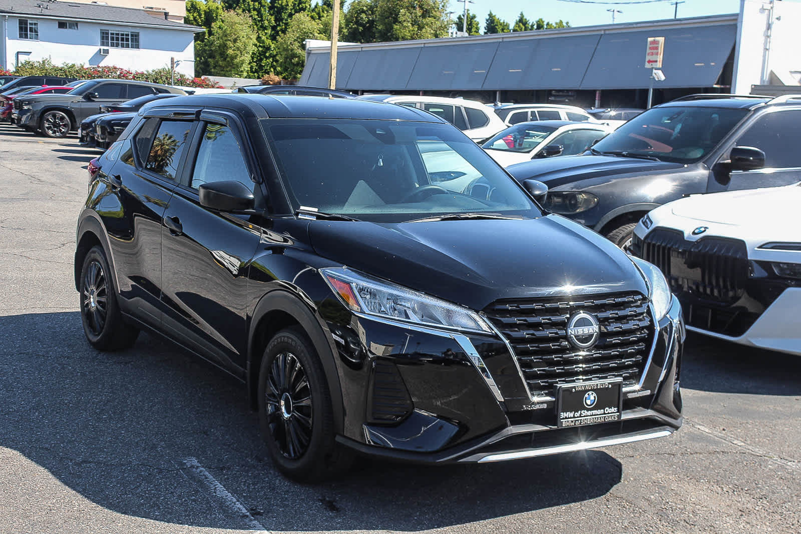 2024 Nissan Kicks S photo 2