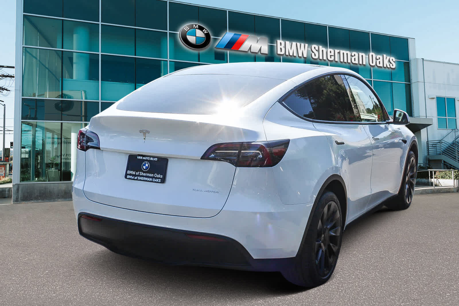 2024 Tesla Model Y Long Range photo 4