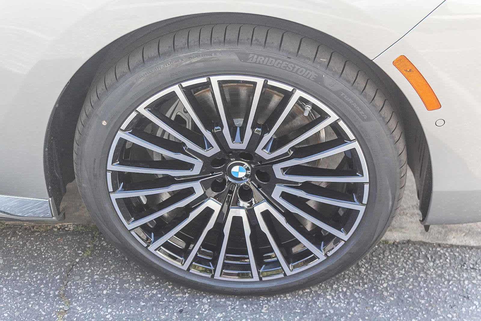Thumbnail: 2026 BMW i7 - 9