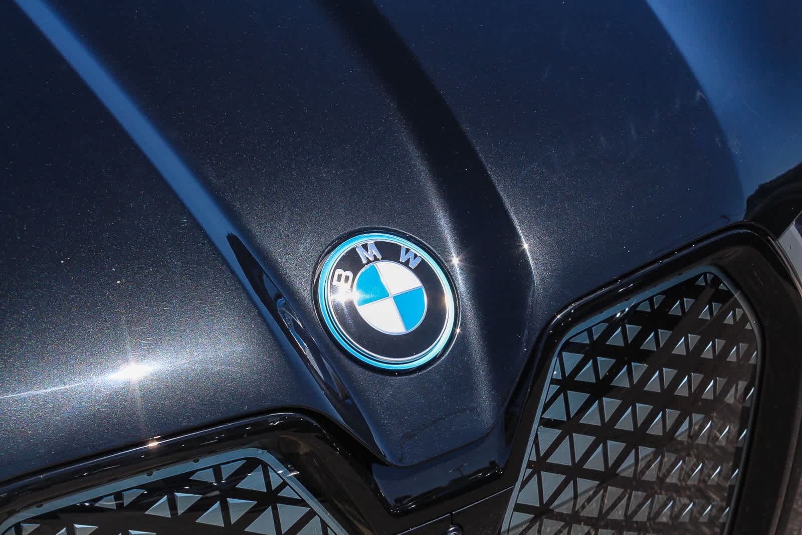 Thumbnail: 2023 BMW iX - 11