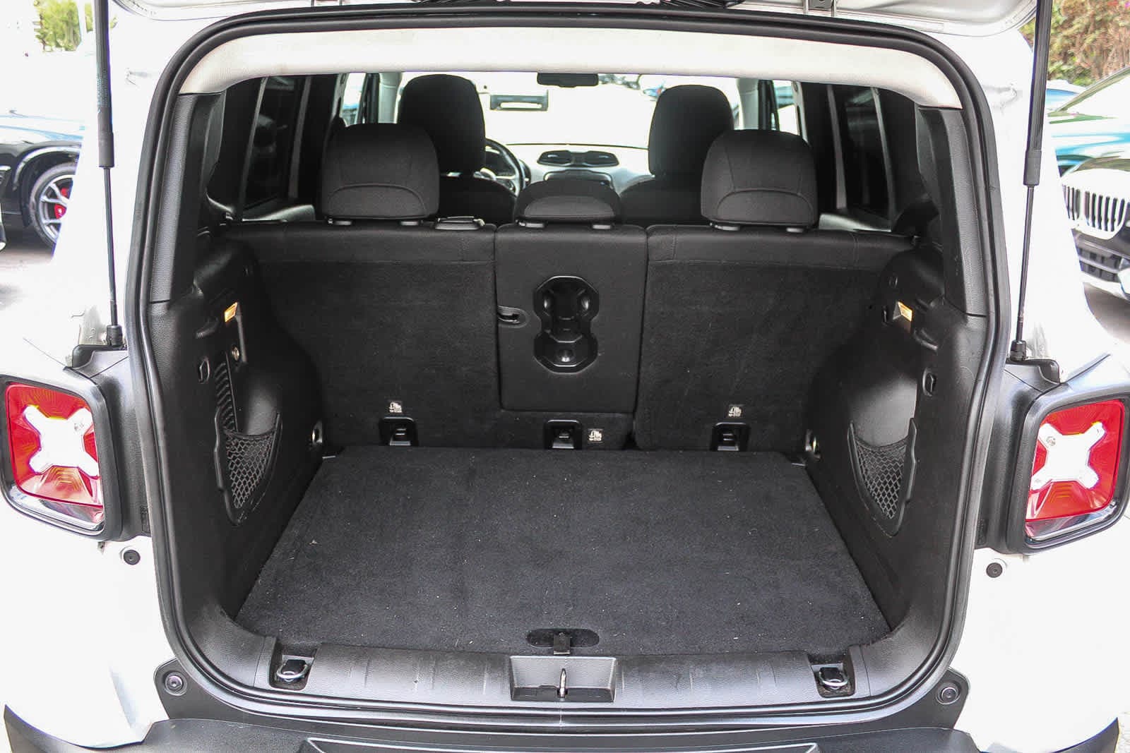 Thumbnail: 2017 Jeep Renegade - 25