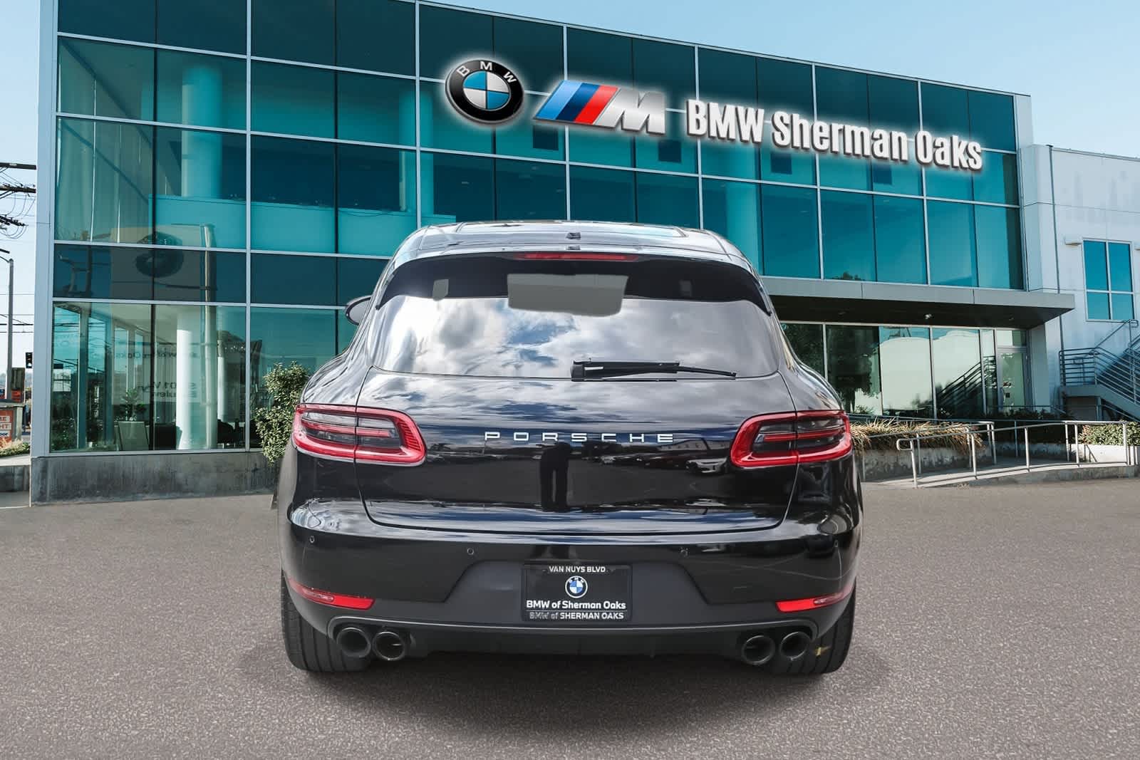 2018 Porsche Macan Sport Edition photo 4